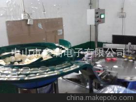【全自动酒瓶瓶盖入垫机 塞垫机 入垫机 瓶盖设备包装】价格,厂家,图片,辅助包装机械,中山市鑫瑞电子-